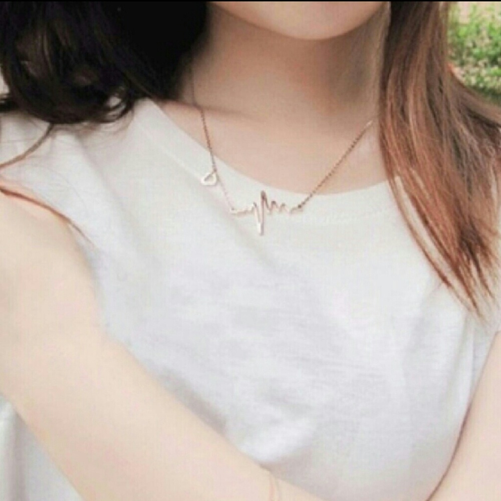😍Gold EKG Heartbeat Necklace😍 - Picture 3 of 3